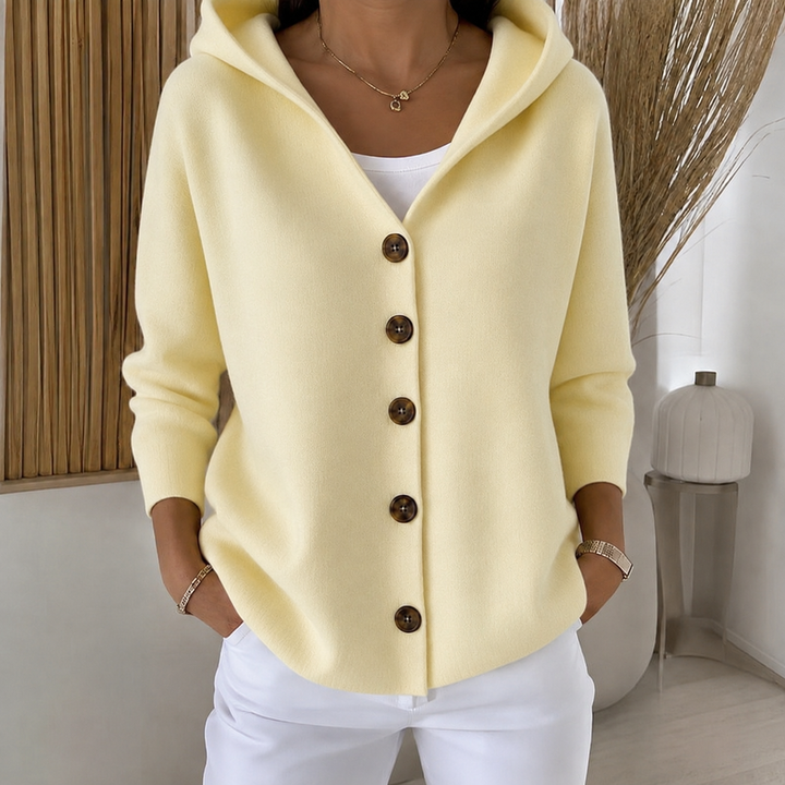 Lena | Strickpullover mit Kapuze und Knopfverschluss