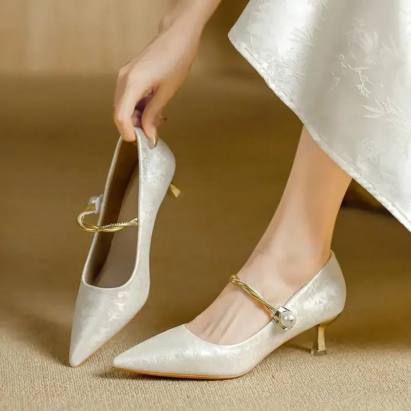 Erika | Elegante Pumps mit Perlendetail