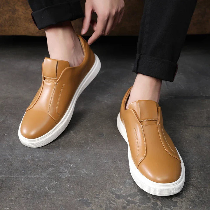 Lässige Slipper aus Leder