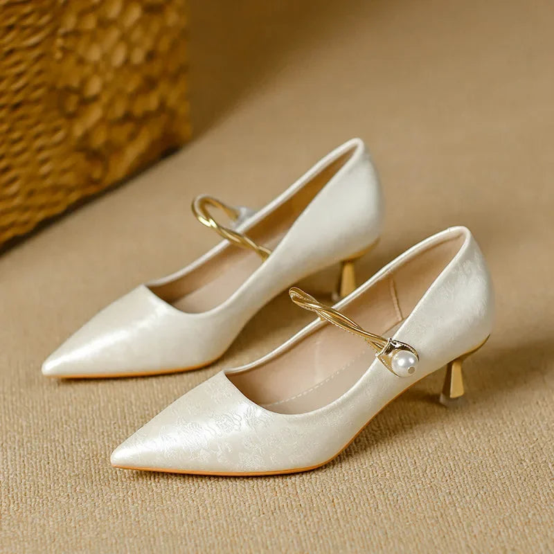 Erika | Elegante Pumps mit Perlendetail