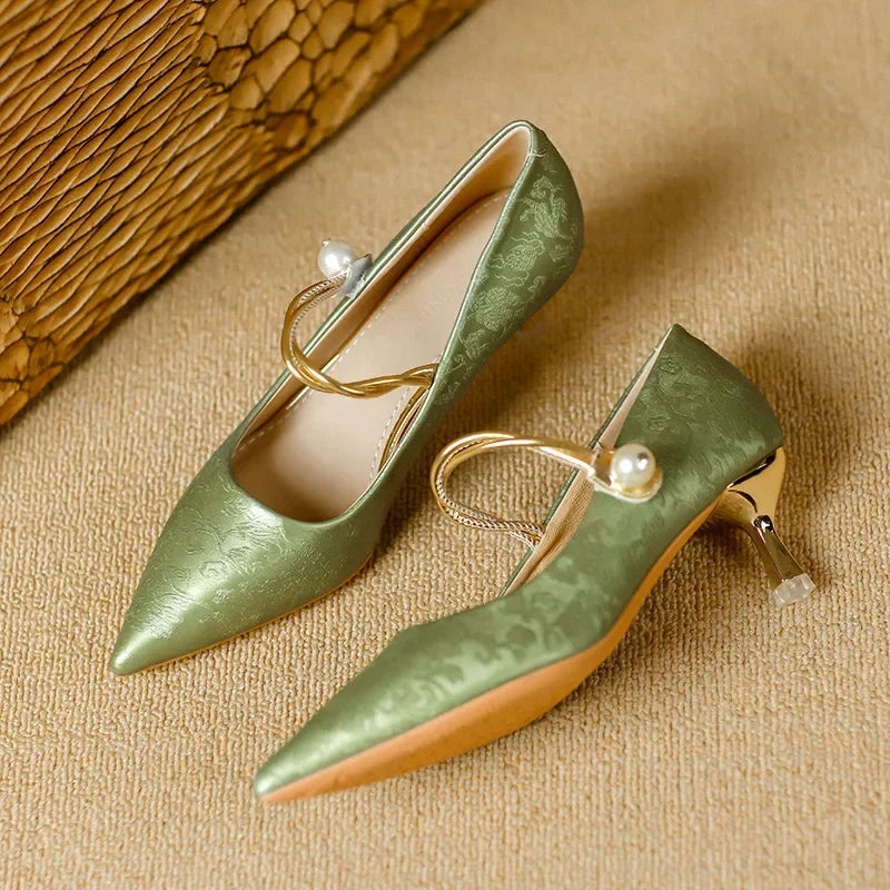 Erika | Elegante Pumps mit Perlendetail