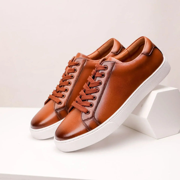 Turnschuhe aus echtem Leder