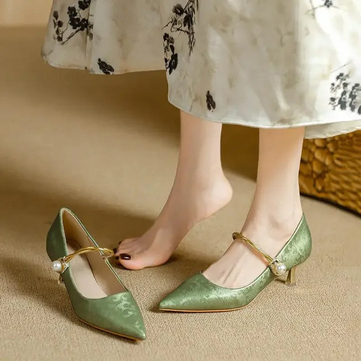 Erika | Elegante Pumps mit Perlendetail