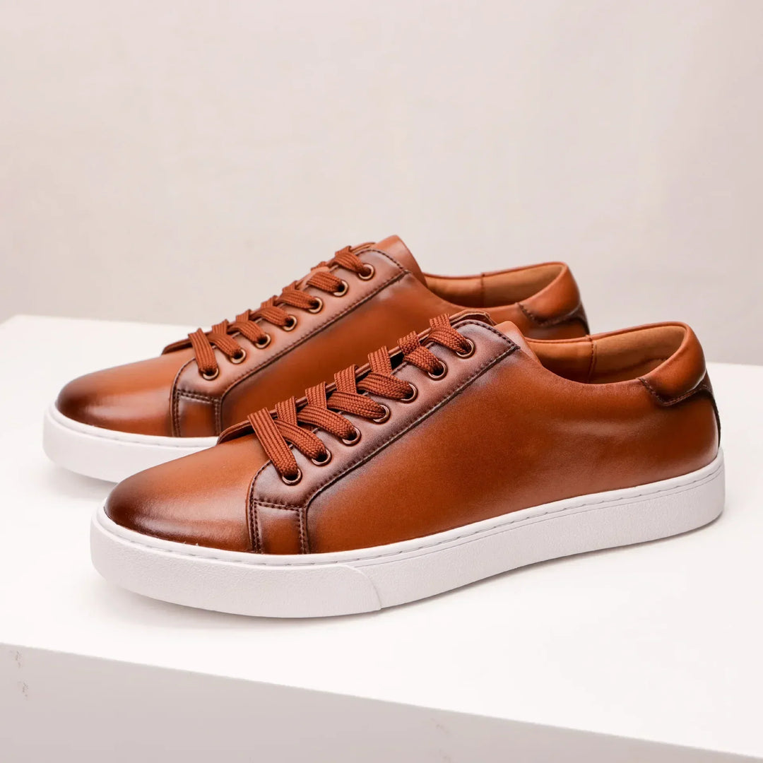 Turnschuhe aus echtem Leder