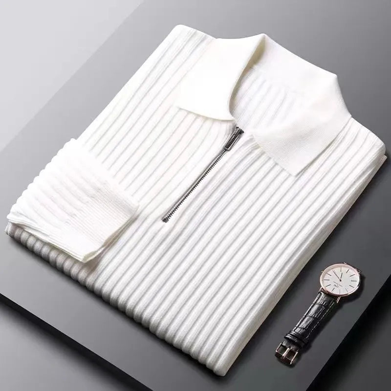 Eleganter Pullover mit Streifenmuster und Reißverschluss