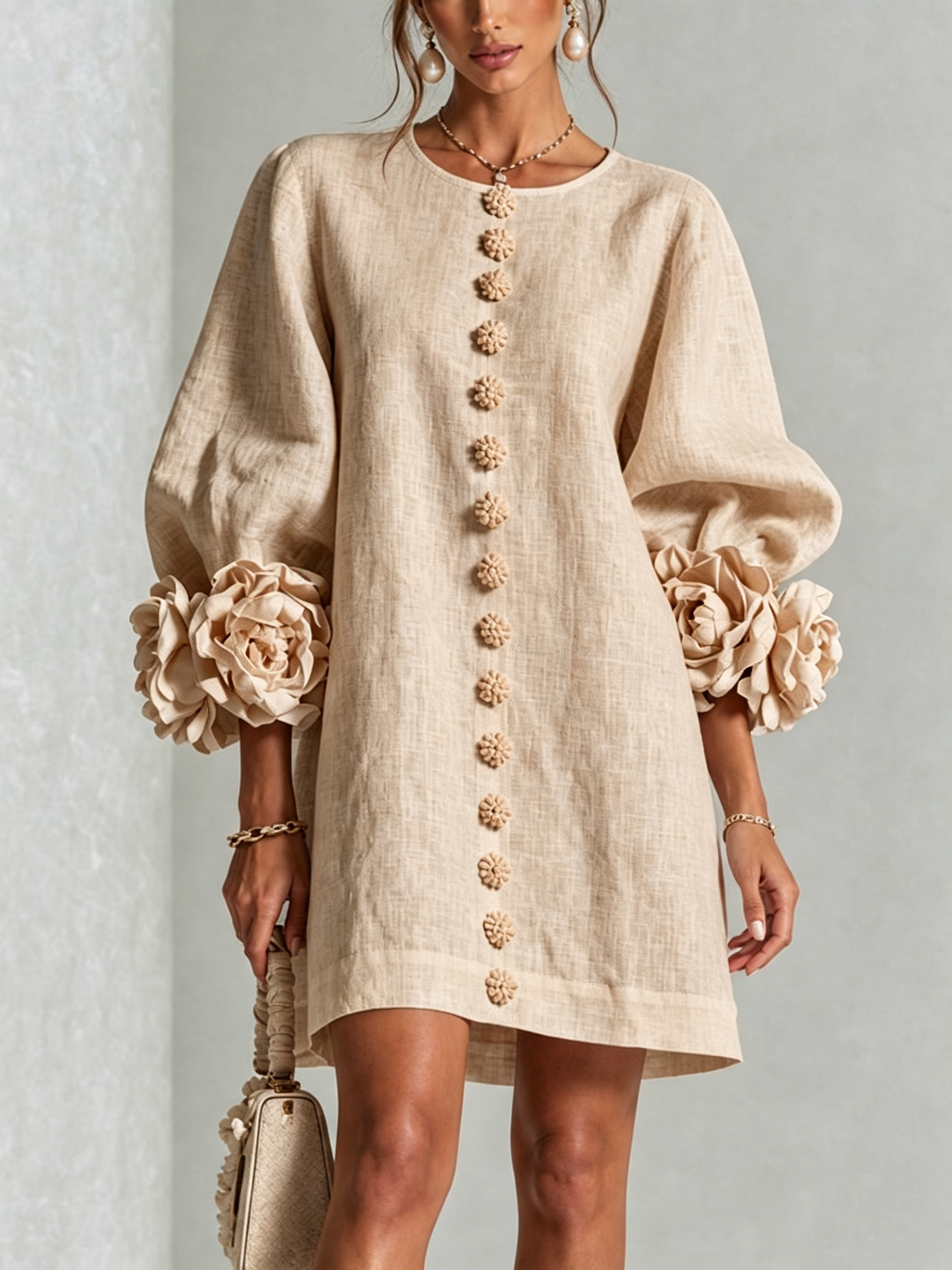 Florales Hemdblusenkleid mit auffälligen floralen Manschetten