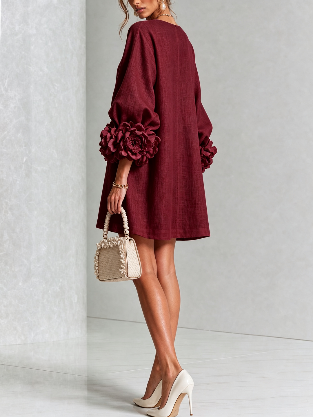 Florales Hemdblusenkleid mit auffälligen floralen Manschetten