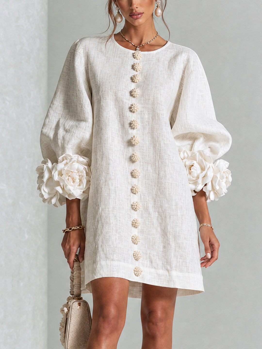 Florales Hemdblusenkleid mit auffälligen floralen Manschetten