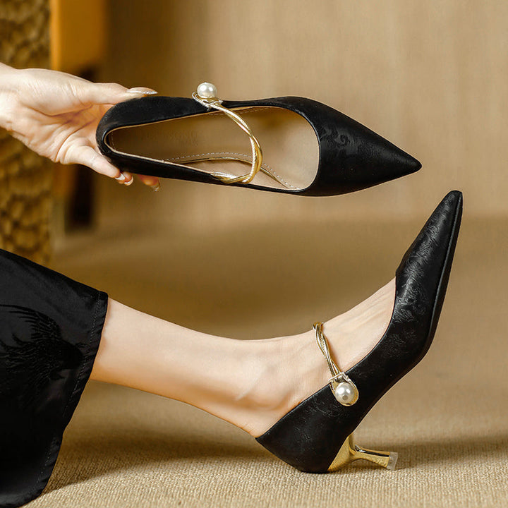 Erika | Elegante Pumps mit Perlendetail